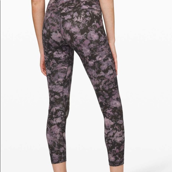 lululemon athletica Pants - Lululemon Align Pant II 25"
Floral Illusion Ice Grey Multi EUC size 6